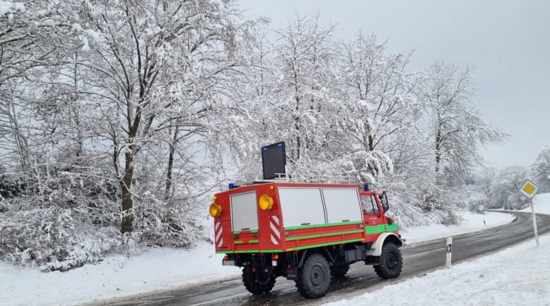 Wintereinbruch sorgt für zahlreiche Einsätze