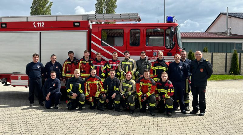 Dreizehn neue Atemschutzträger „made in Burgau“