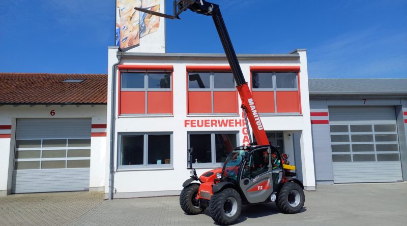 Neuzugang im Feuerwehrhaus: der Teleskoplader